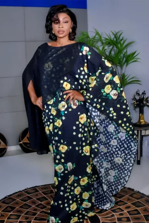 Tunique Élégance Nocturne – Raffinement et douceur florale